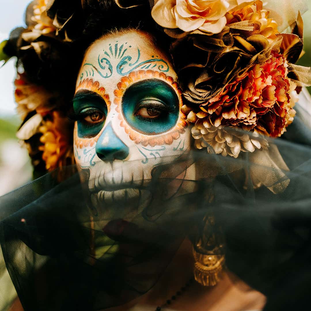 Strahlend durch den Karneval: Tipps für die perfekte Gesichtshautpflege
