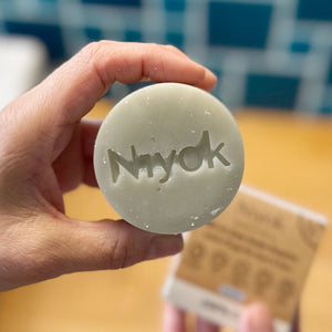 Niyok feste Dusche für Haut und Haar sensitiv 80g