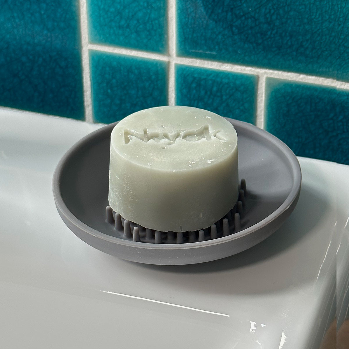 Niyok feste Dusche all in one für Haut und Haar sensitiv 80g
