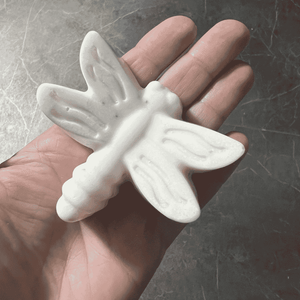 Hand- und Körperseife "Soleseife Mohn & Rose Libelle", handgesiedet  –  60g