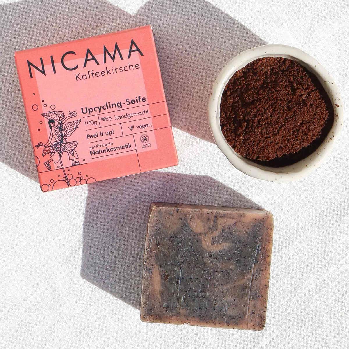 Duschseife "Upcycling-Kaffeekirsche" (COSMOS), mit Peelingeffekt – 100g,Nicama,Vegan,Plastikfrei,Palmölfrei,Handmade,Naturkosmetik,Peel it up