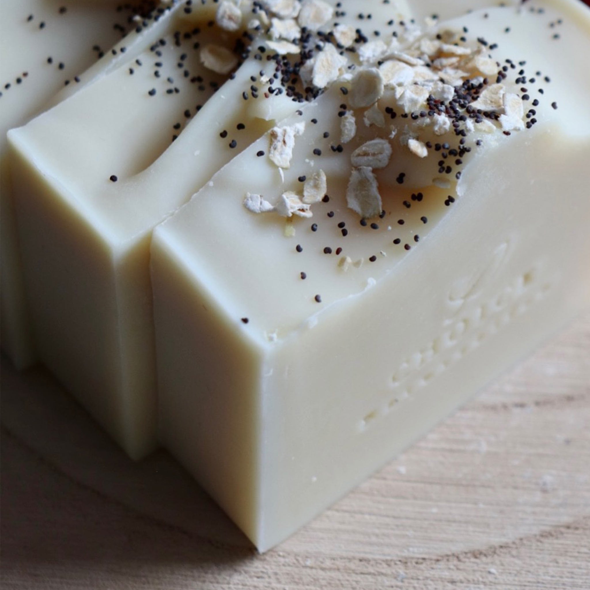 Hand- und Körperseife "Creamy Oatmeal", handgemacht – 110g