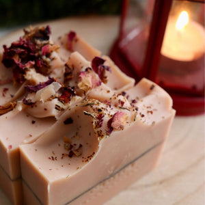 Hand- und Körperseife "Flower Blossom", handgemacht – 110g-Vegan-Palmölfrei,Plastikfrei-Natur-feste Seife