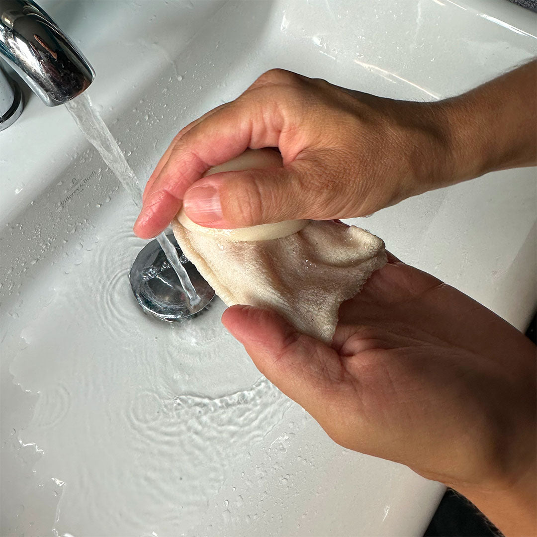 Start-Set "Glow & Clean" Kurkuma Naturseife und waschbare Abschminkpads,Vegan, Palmölfrei,Plastikfrei,Tierversuchsfrei