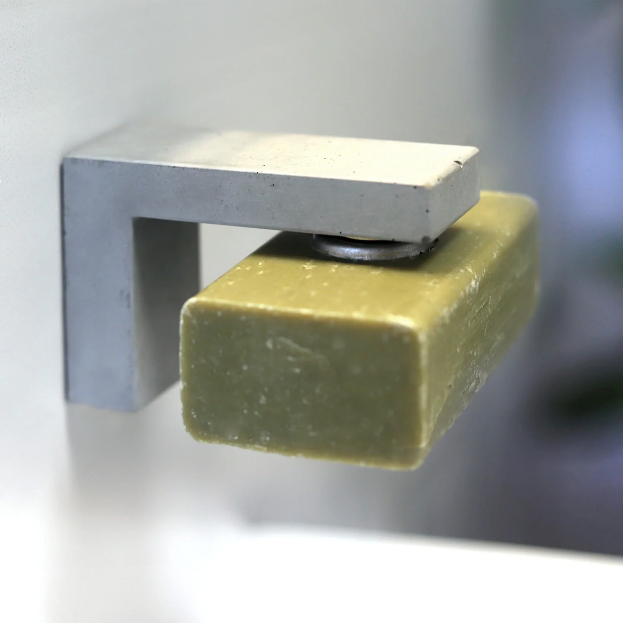 Seifenhalter "Beton" mit Magnet – 4 x 6 x 8 cm (B/H/T)